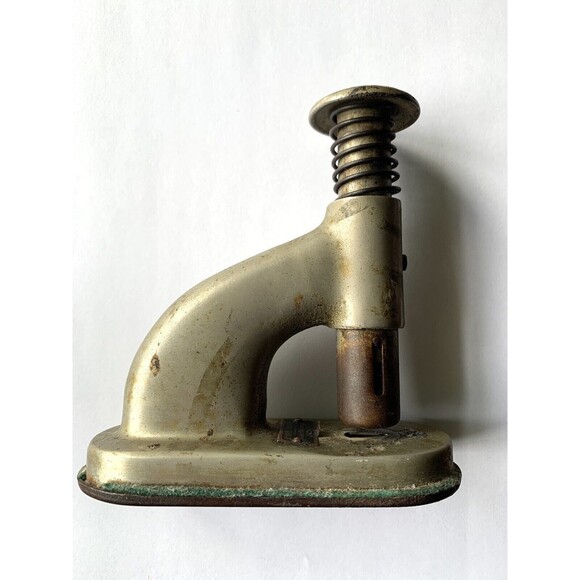 Clipless Stand Machine Made by Clipless Paper Fastener Co Newton Iowa Working - Picture 3 of 9